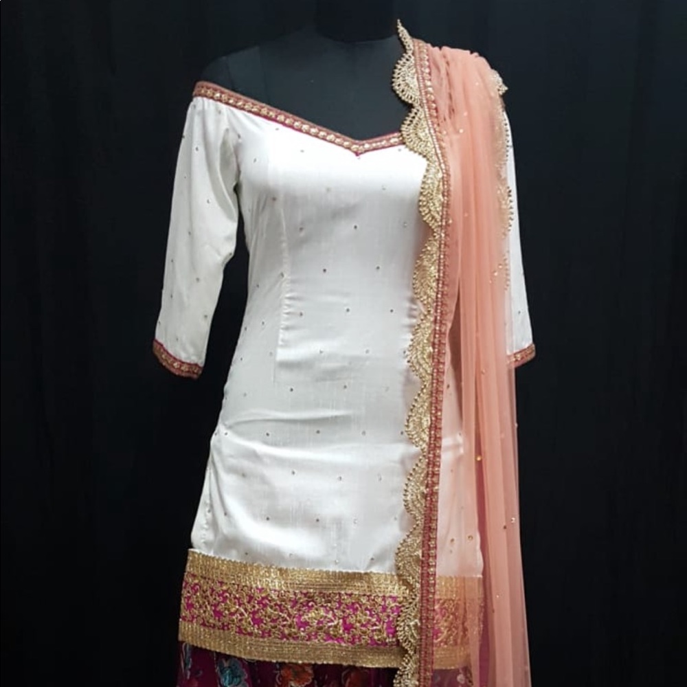 Salwar suit